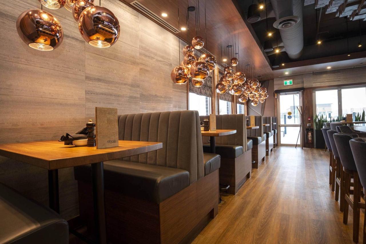 Sandman Signature Sherwood Park Hotel מראה חיצוני תמונה