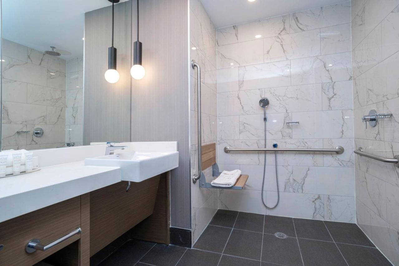 Sandman Signature Sherwood Park Hotel מראה חיצוני תמונה