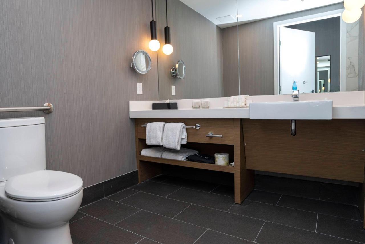 Sandman Signature Sherwood Park Hotel מראה חיצוני תמונה
