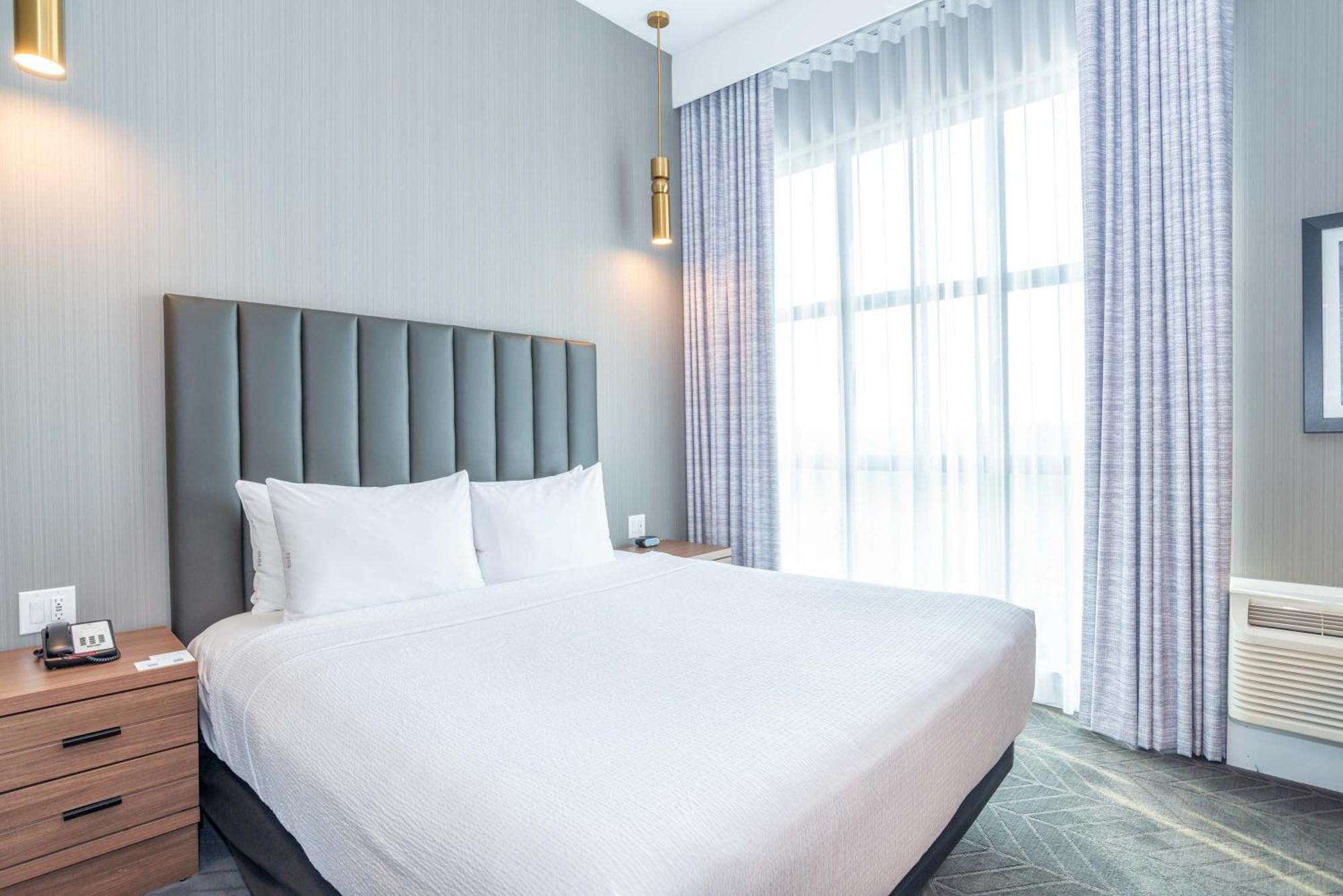Sandman Signature Sherwood Park Hotel מראה חיצוני תמונה