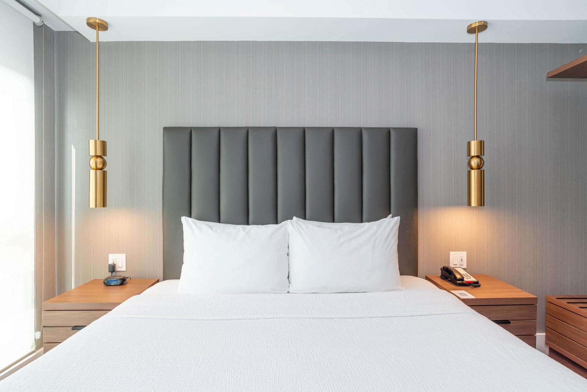 Sandman Signature Sherwood Park Hotel מראה חיצוני תמונה