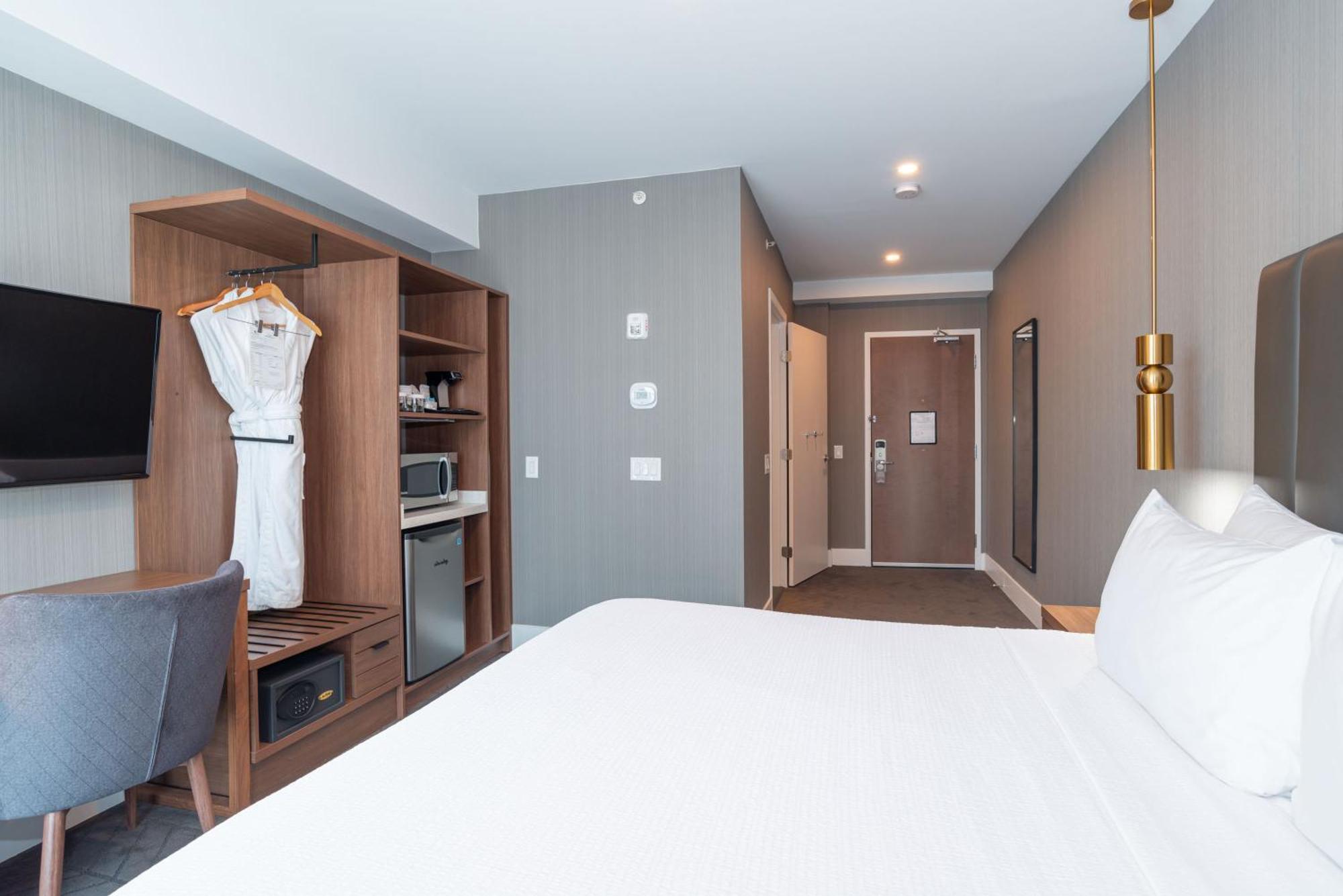Sandman Signature Sherwood Park Hotel מראה חיצוני תמונה