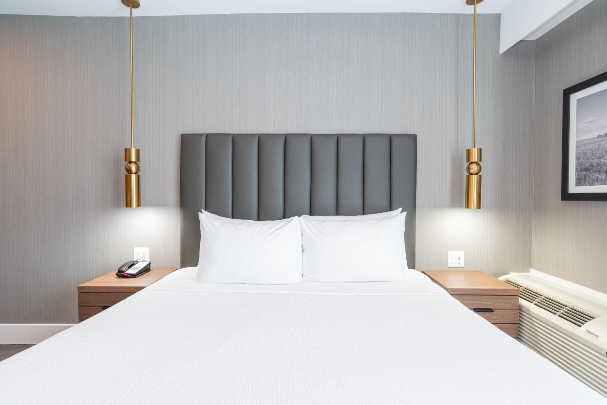 Sandman Signature Sherwood Park Hotel מראה חיצוני תמונה