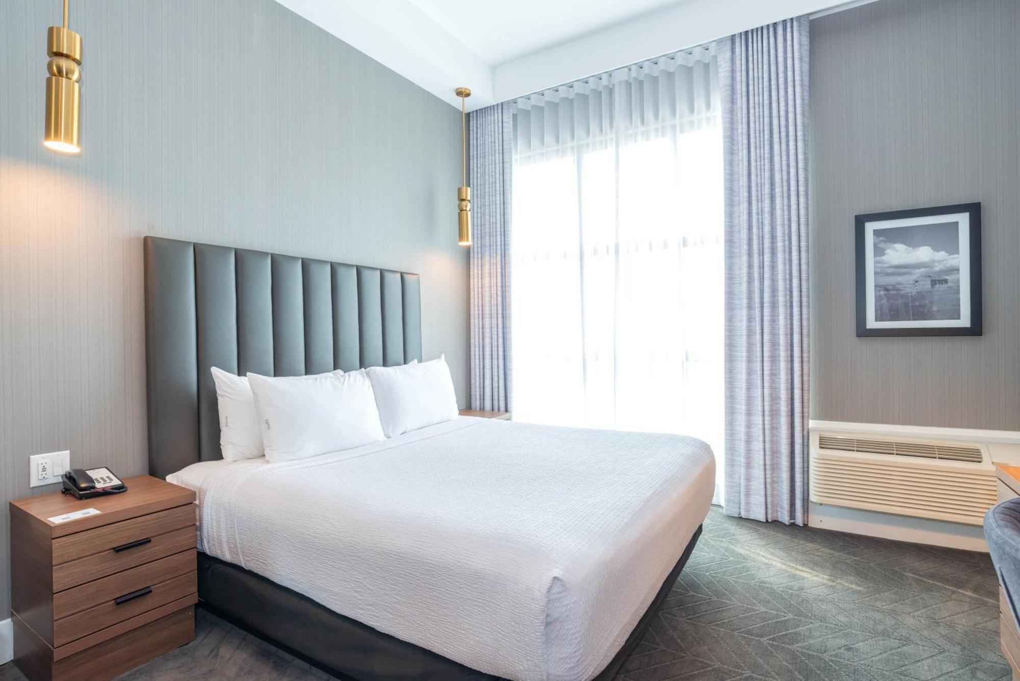 Sandman Signature Sherwood Park Hotel מראה חיצוני תמונה