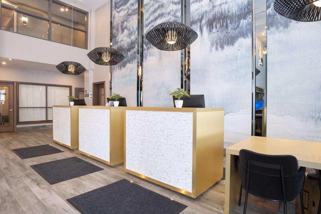 Sandman Signature Sherwood Park Hotel מראה חיצוני תמונה