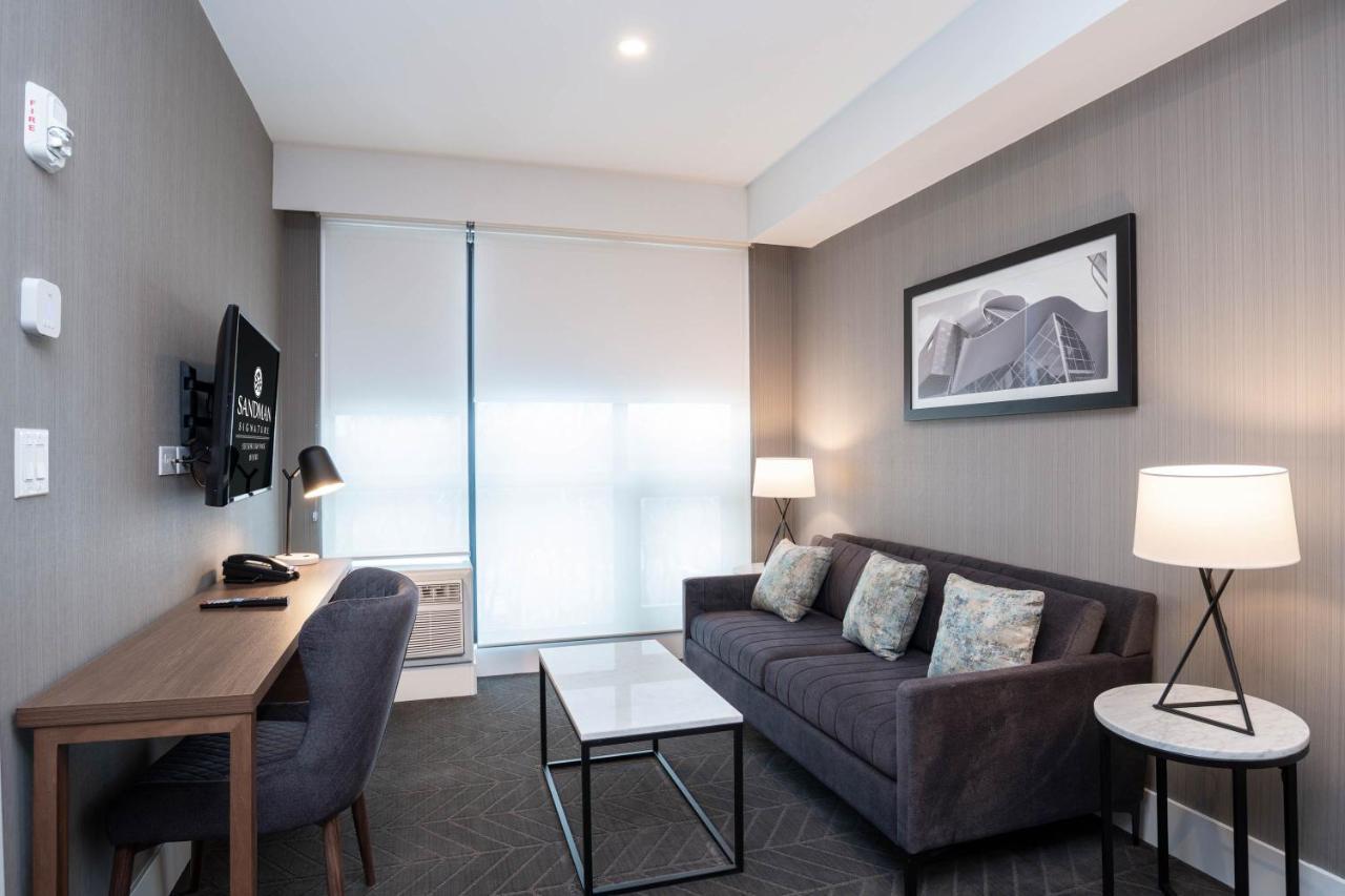Sandman Signature Sherwood Park Hotel מראה חיצוני תמונה